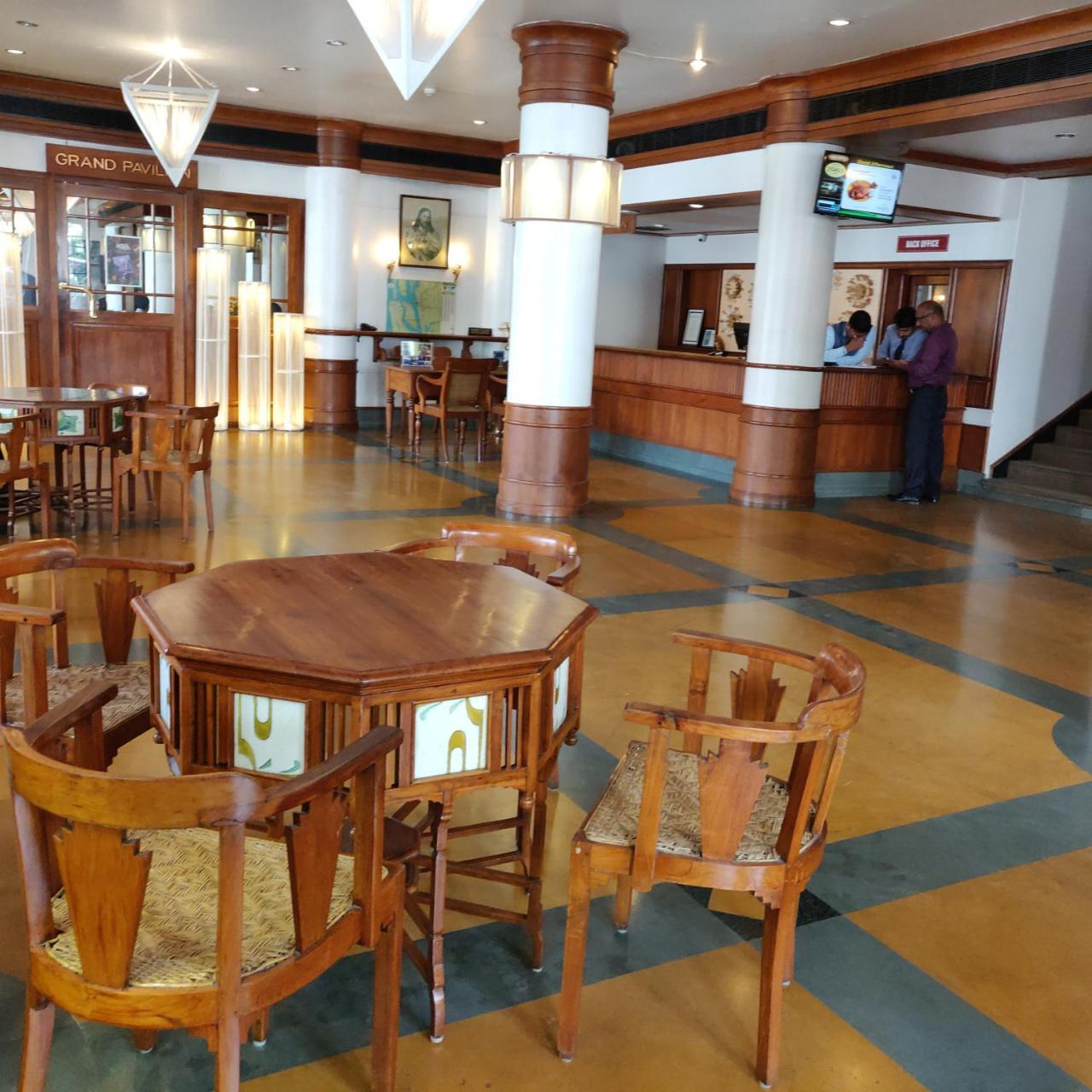 Grand Hotel Kochi Kültér fotó